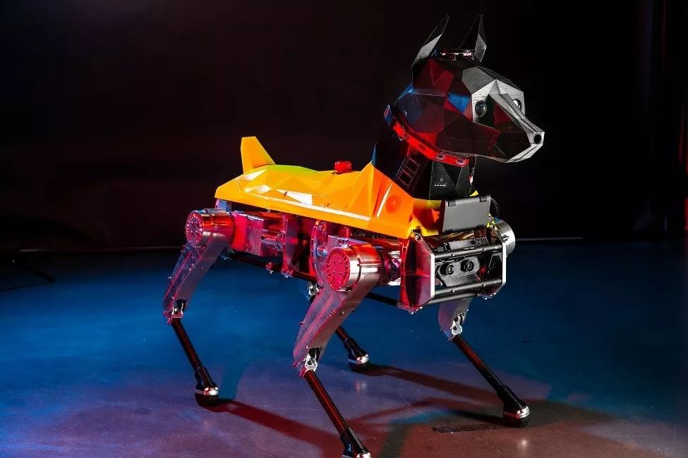 基于NVIDIA Jetson打造，这款训练有素的机器狗对主人唯命是从
